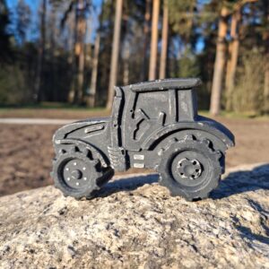 traktor söe ja teepuuõliga